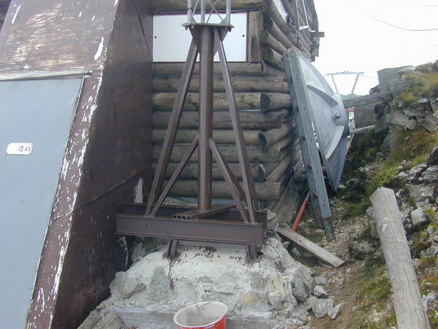 La base del nuovo traliccio